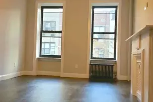 318 E 90th St, New York City, NY 10128 - Photo 2