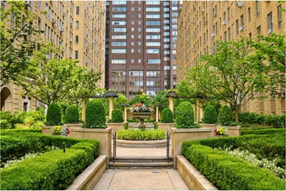 333 W 56th Street #9L, New York City, NY 10019 - Photo 10