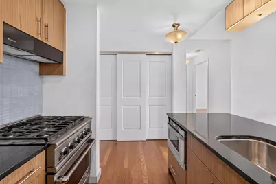 5-49 Borden Avenue #N8, New York City, NY 11101 - Photo 6