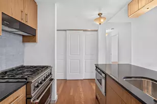5-49 Borden Ave, New York City, NY 11101 - Photo 6