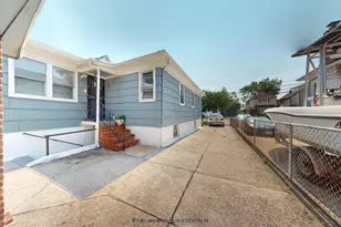 134-20 242nd St, New York City, NY 11422 - Photo 26