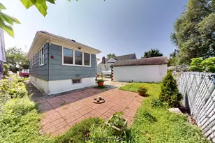 134-20 242nd St, New York City, NY 11422 - Photo 24