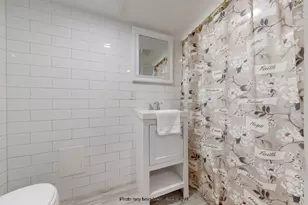 9415 Farragut Rd, New York City, NY 11236 - Photo 16