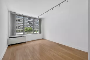 303 E 33rd St, New York City, NY 10016 - Photo 4