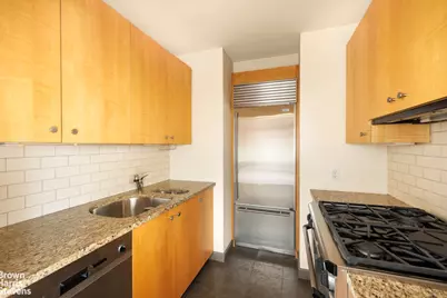 40 E 61st Street #8A, New York, NY 10065 - Photo 4