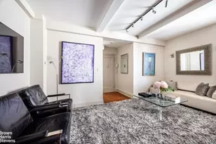 325 W 45th St, New York, NY 10036 - Photo 4