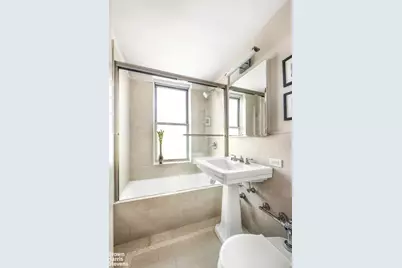 325 W 45th Street #916, New York, NY 10036 - Photo 6