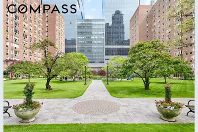 30 W 60th Street #14M, New York City, NY 10019 - Photo 16