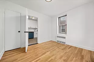 67-30 Clyde St, New York City, NY 11375 - Photo 4