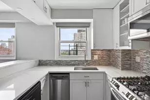 400 E 77th St, New York, NY 10075 - Photo 4