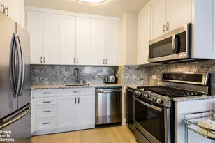200 E 61st St, New York, NY 10065 - Photo 4
