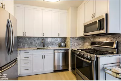 200 E 61st Street #16E, New York, NY 10065 - Photo 4