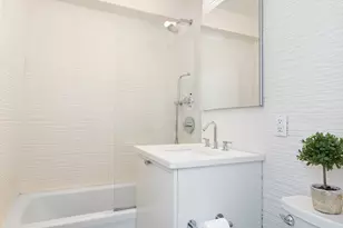 77 W 55th St, New York City, NY 10019 - Photo 6