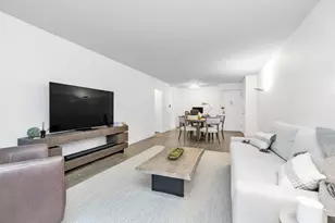 77 W 55th St, New York City, NY 10019 - Photo 2