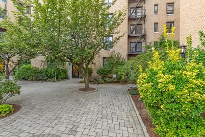 148-09 Northern Boulevard #6L, Flushing, NY 11354 - Photo 12