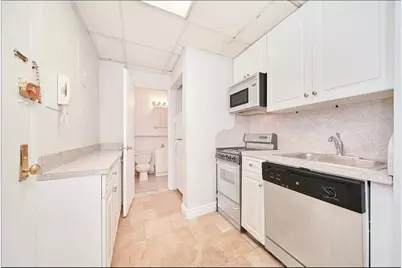 331 W 43rd Street #4A, New York, NY 10036 - Photo 2