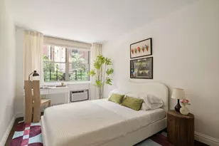 32 Gramercy Pk S, New York City, NY 10003 - Photo 6