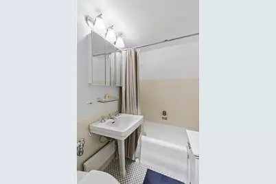 320 E 42nd Street #817, New York, NY 10017 - Photo 8