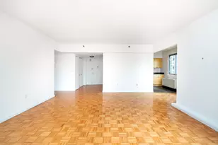 308 E 38th St, New York City, NY 10016 - Photo 4