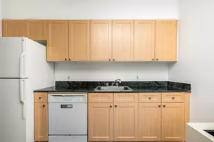 308 E 38th St, New York City, NY 10016 - Photo 6