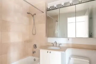 308 E 38th St, New York City, NY 10016 - Photo 10