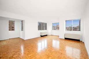 308 E 38th St, New York City, NY 10016 - Photo 2