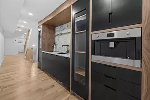 208 Lincoln Rd, New York City, NY 11225 - Photo 24