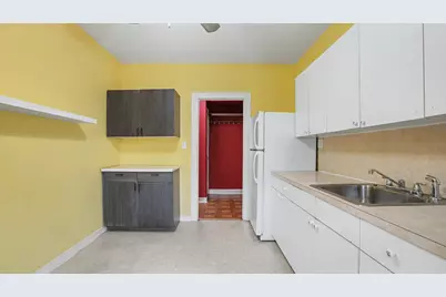 491 Grandview Avenue #2B, Ridgewood, NY 11385 - Photo 4