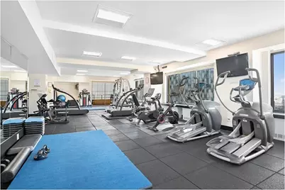 400 E 70th Street #3302, New York City, NY 10021 - Photo 10