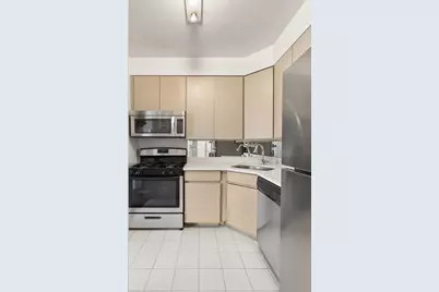 400 E 70th Street #3302, New York City, NY 10021 - Photo 4