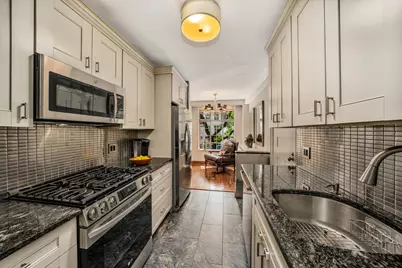 325 E 72nd Street #2D, New York, NY 10021 - Photo 4