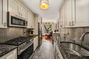 325 E 72nd St, New York, NY 10021 - Photo 4