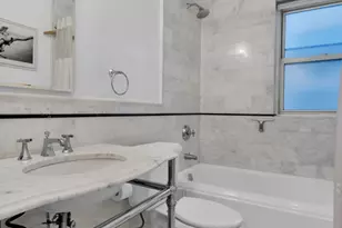 424 E 52nd St, New York, NY 10022 - Photo 10