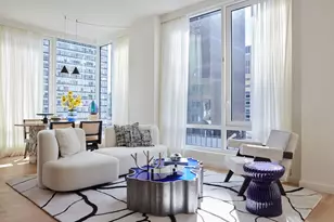135 E 47th St, New York, NY 10017 - Photo 2