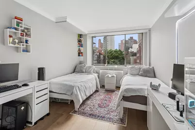 350 E 82nd Street #5V, New York, NY 10028 - Photo 6