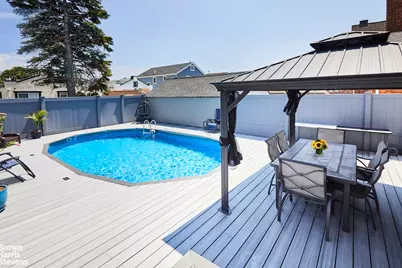 542 Beach 129th Street, Rockaway Park, NY 11694 - Photo 2
