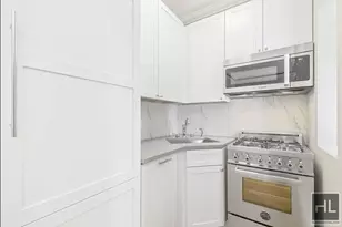 252 W 76th St, New York, NY 10023 - Photo 2