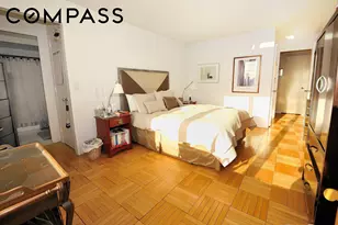 330 E 38th St, New York City, NY 10016 - Photo 12
