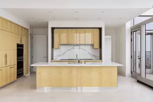 217 W 57th St, New York City, NY 10019 - Photo 10