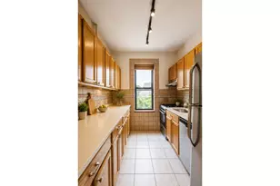 31-14 Crescent St, New York City, NY 11106 - Photo 10