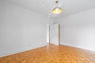 31-14 Crescent St, New York City, NY 11106 - Photo 2