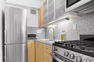 200 E 36th St, New York, NY 10016 - Photo 2
