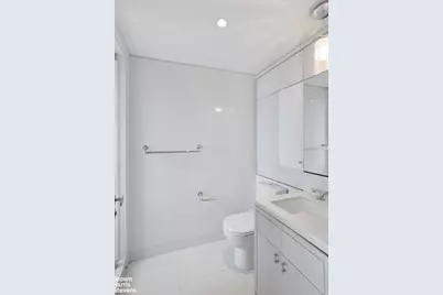 21 E 61st Street #9F, New York City, NY 10065 - Photo 16