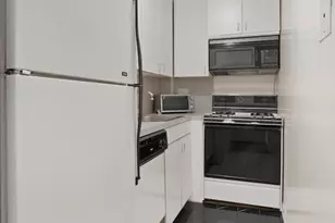 399 E 72nd St, New York City, NY 10021 - Photo 4