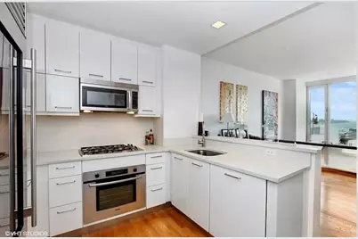 635 W 42nd Street #14D, New York City, NY 10036 - Photo 2