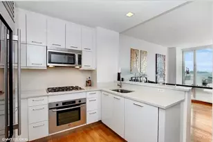 635 W 42nd St, New York City, NY 10036 - Photo 2