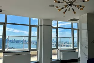 635 W 42nd St, New York City, NY 10036 - Photo 4