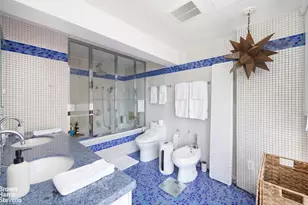 366 W 11th St, New York City, NY 10014 - Photo 14