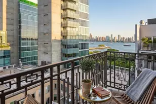 366 W 11th St, New York City, NY 10014 - Photo 18