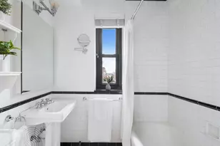 300 W 23rd St, New York, NY 10011 - Photo 12